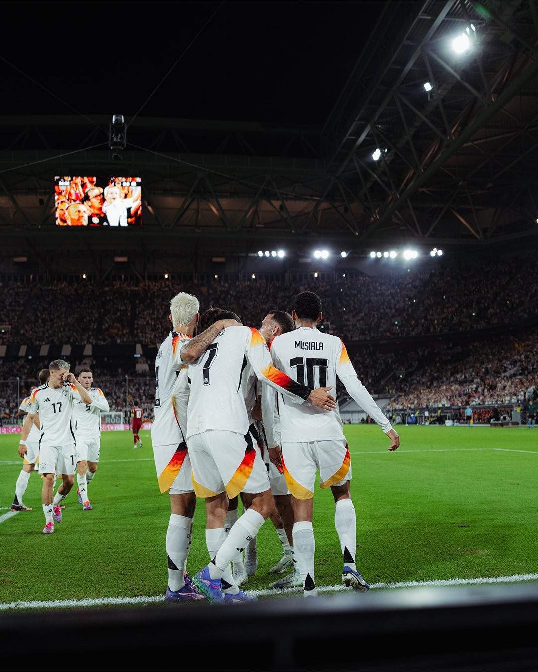 英格兰队完胜德国队，奥恰洛夫关键制胜