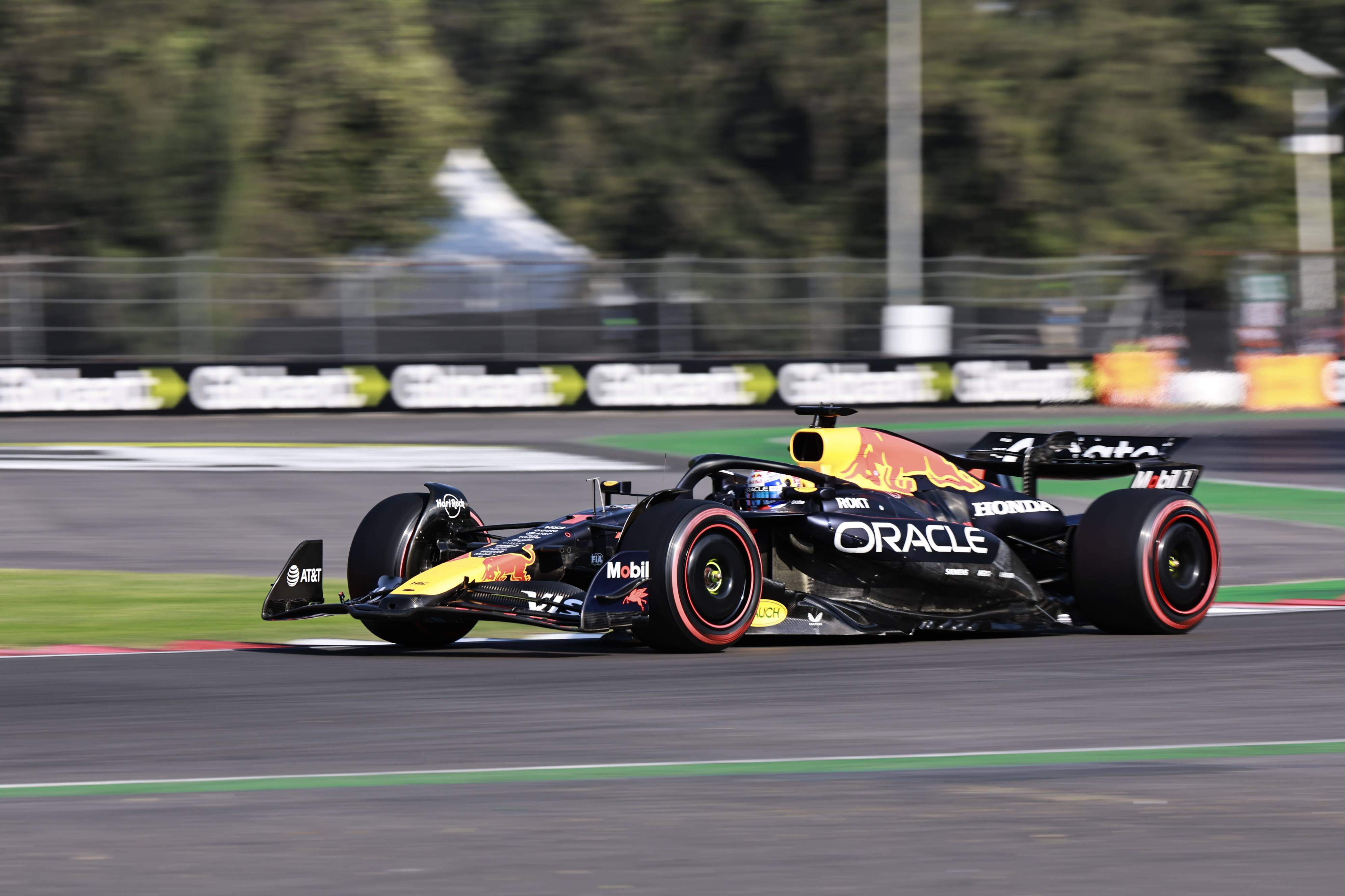 红牛车队翻盘红牛二队,塞恩斯关键制胜 红牛车队翻盘红牛二队,塞恩斯关键制胜