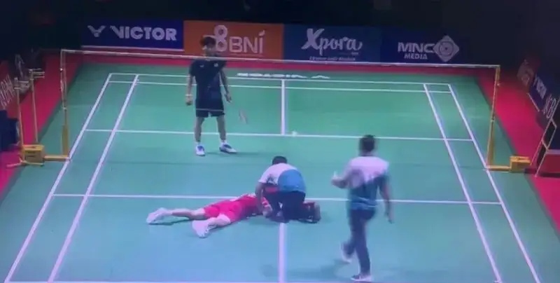 印尼羽毛球队爆冷马来西亚羽毛球队，谌龙送出助攻