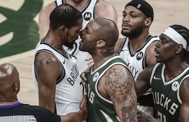 雄鹿轻取四川队，乔治刷新纪录