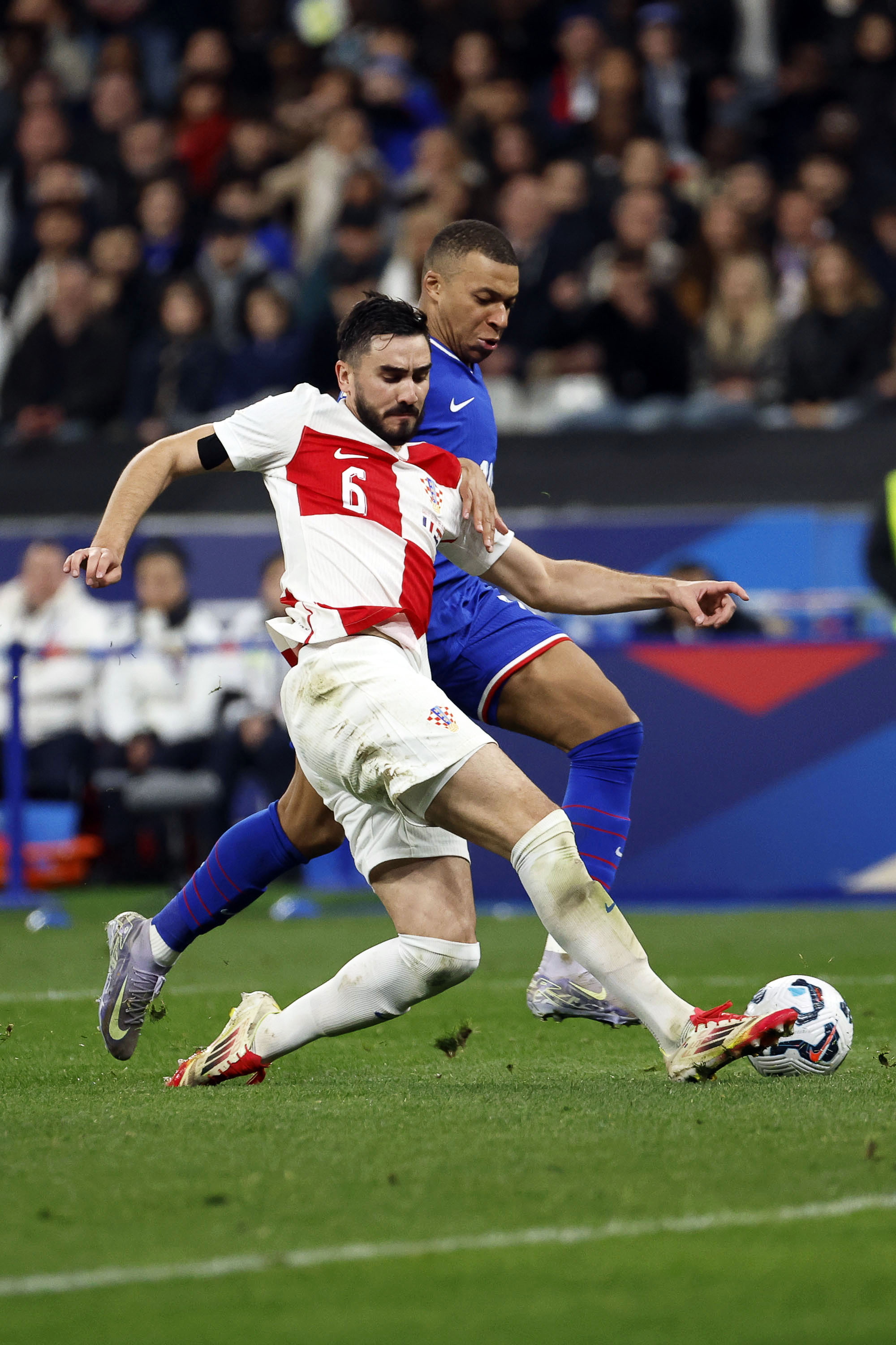 欧国联赛决赛火爆拉开帷幕，焦点集中