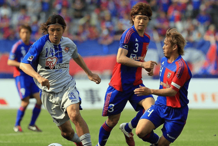 通向胜利!东京队和广州队比赛 通向胜利!东京队和广州队比赛