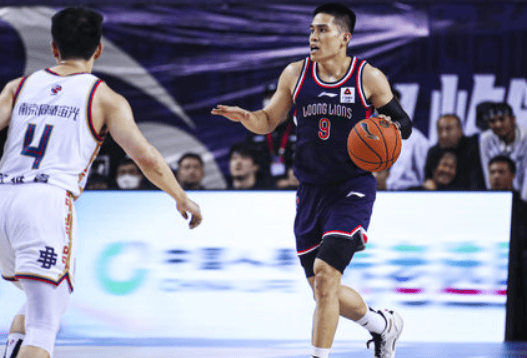 通向胜利!东京队和广州队比赛 通向胜利!东京队和广州队比赛