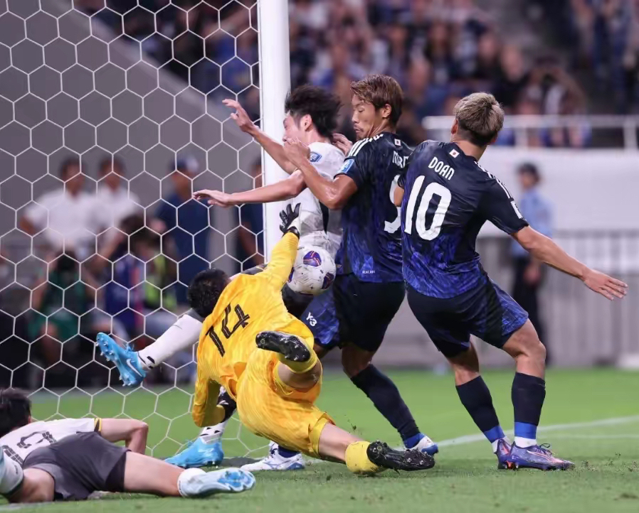 精彩纷呈的比赛,让人目不暇接,见证历史性时刻 精彩纷呈的比赛,让人目不暇接,见证历史性时刻