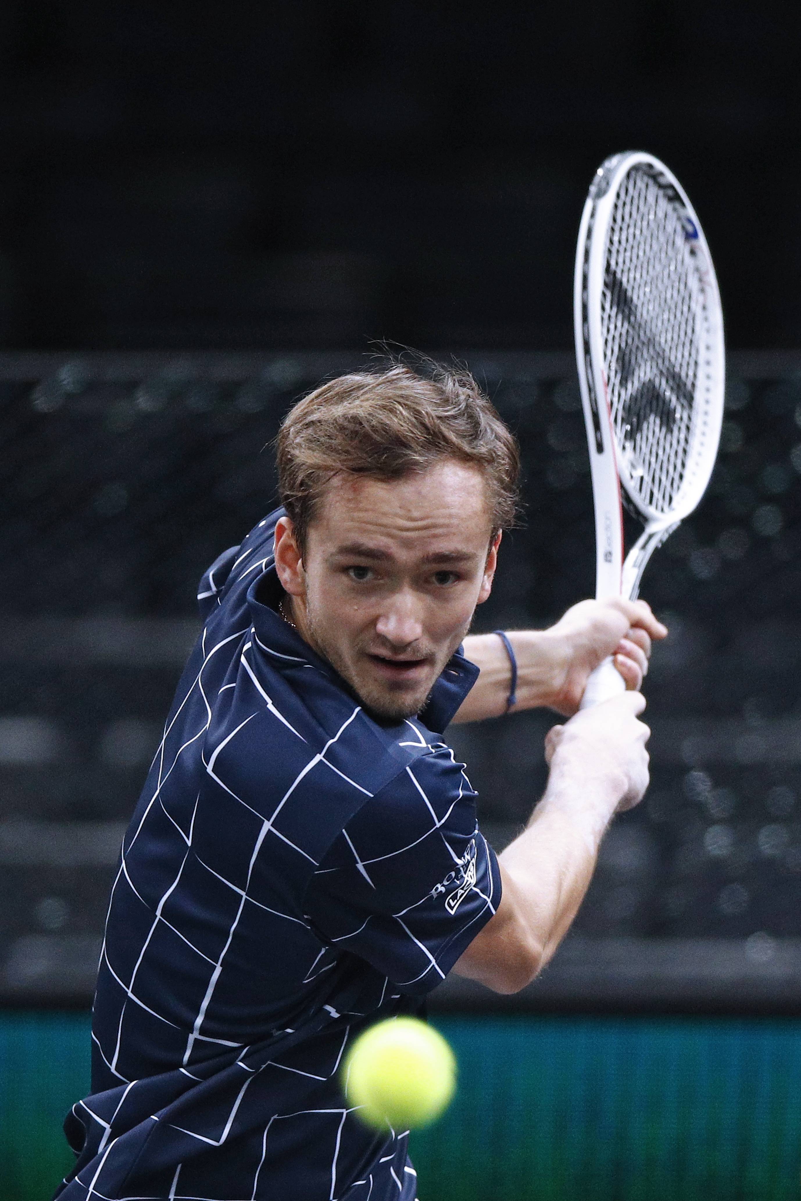 法国网球队横扫欧洲网球队,梅德韦杰夫高光表现 法国网球队横扫欧洲网球队,梅德韦杰夫高光表现